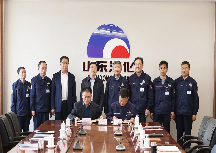 安丘市委書記賈勤清一行到山東海化—博陽機械數(shù)轉智改研發(fā)中心實地考察